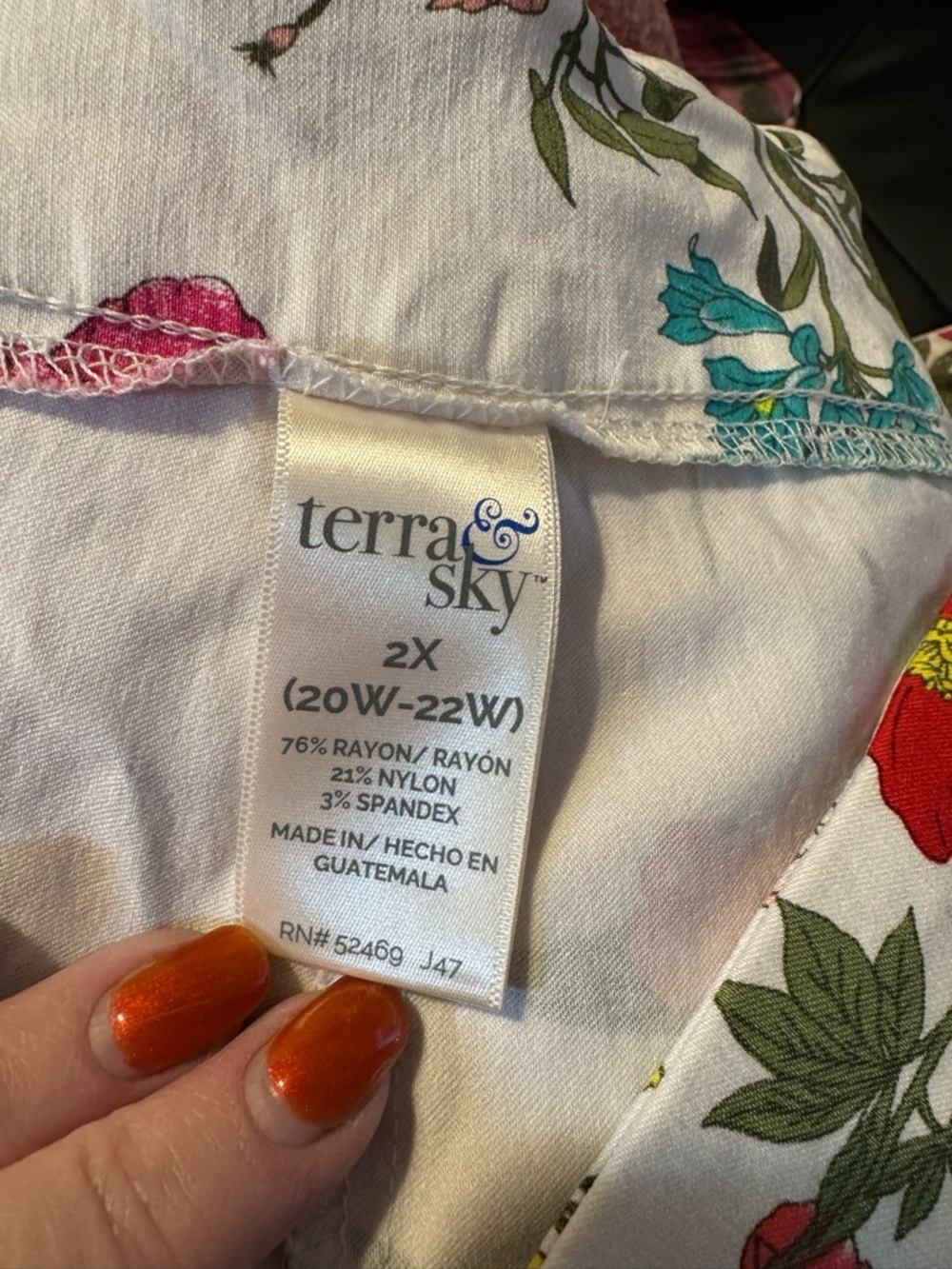 SPRING/SUMMER White Floral Capri Pant  PLUS: 2X    #O - Picture 8 of 8